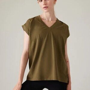 Athleta Outbound Twist Tee Size 1X | NWT | Sage Green | Quick-Dry & Breathable